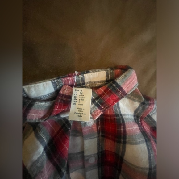 3 dressy infant longs sleeves shirts perfect for Christmas. - Picture 5 of 7